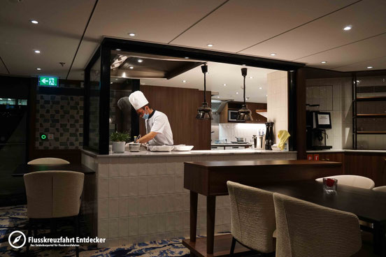 VIVA Tiara Live Cooking