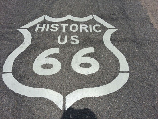 ....mit kurzem Tankstopp an der Historic Route 66.