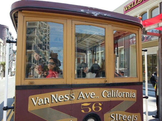 ...dann geht`s weiter zur Cable Car Fahrt durch San Francisco - echt cool....-