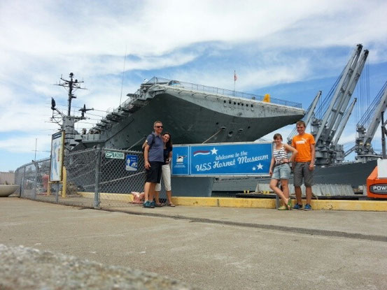 Felix Traum geht in Erfüllung - wir gehen auf die USS Hornet - Ein Flugzeugträger Museum in der San Francisco Bay.