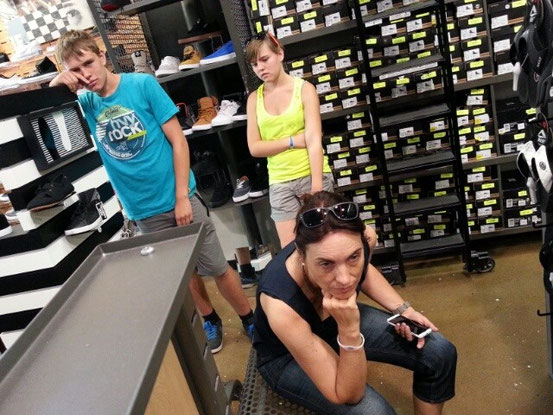 Kurzer Halt in Fresno, wo wir mal wieder vergeblich nach Chrissi`s Supra`s gesucht haben ;-)   - wir werden weiter suchen.