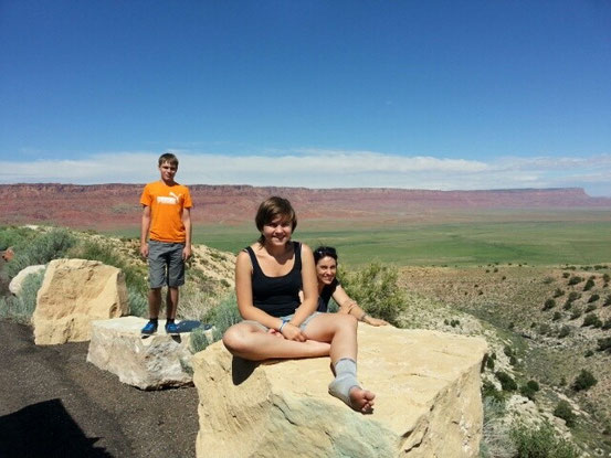 Wir sind gezwungen einen weiten Umweg zu fahren, da der Highway 89 auf unserer Strecke wegen 1 m Abbruch vollständig gesperrt ist. Dadurch sehen wir Aussichten, in deren Genuss wir sonst nicht gekommen wären...