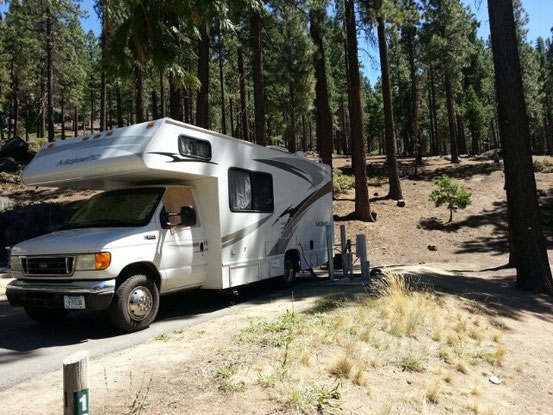 ....der auf unser Fahrzeug aufpasst. Dieses gute Stück hatte dann auch gleich die nächst Panne - Batterie vom Aufbau im Eimer. Das haber wir aber mit einem kurzen Werkstattaufenthalt auch gemeistert.