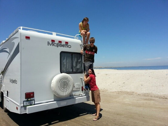 ....und noch einer am Salton Sea auf dem Weg nach Palm Springs, um dort für Lisas im Bier ertränkten Ipod,Ersatz im Apple Store zu erstehen.