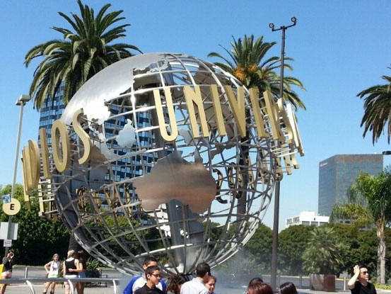 Es ist spät, und wir sind müde von einem langen und aufregenden Tag in Hollywood - daher gibt es nur noch zwei Bilder: Den Ball vom Universal Studio....