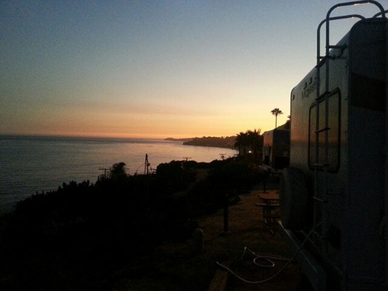 Und Kalifornien verabschiedet sich an unserem letzten Abend mit einem wunderschönen Sonnenuntergang - morgen geht es für uns zurück nach good old Germany. By By Amerika....