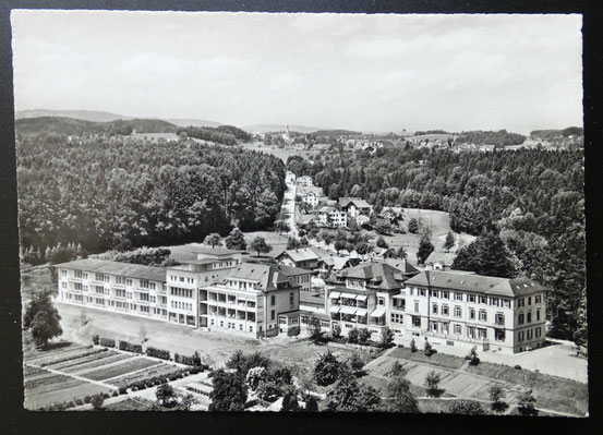 Das Kreisspital Rüti in einer Postkartenaufnahme aus den fünfziger Jahren (Bild bn-Archiv)