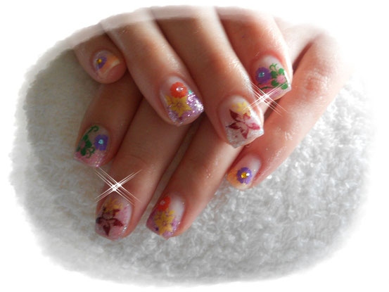 buntes Glitzer mit bunten Stamping und Strasssteinchen