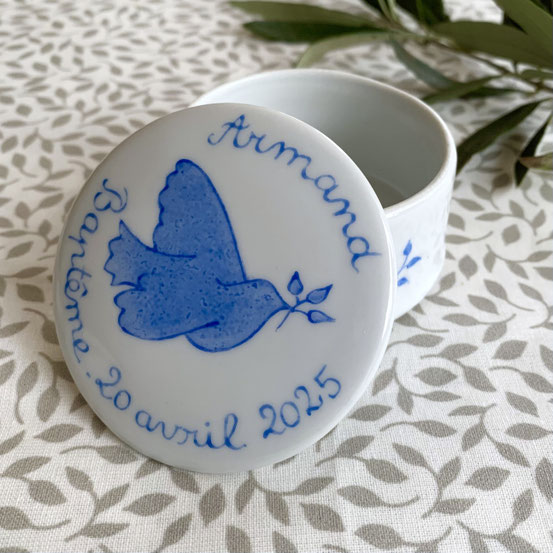 Boîte à dragées ou à petits bijoux Colombe unie Blau Clair