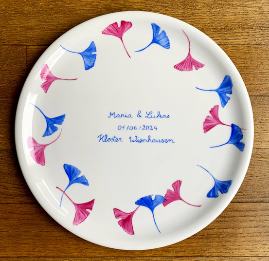 Plat à tarte Ginko rose framboise et bleu klein