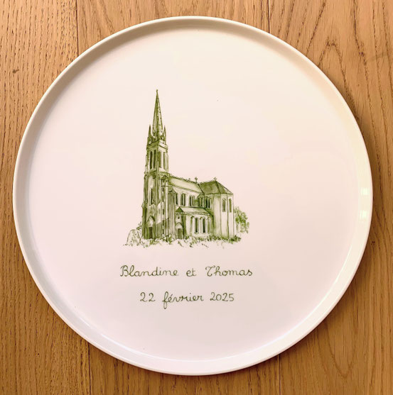 Plat à tarte reproduction d'une église en monochrome Vert olive