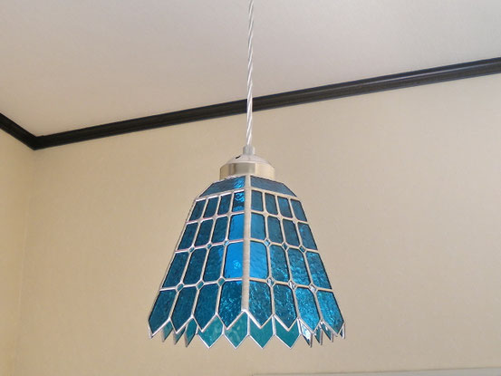 ✴︎:.。.青い花が咲くステンドグラスペンダントライト ✴︎:.。.青い花が咲くステンドグラスペンダントライト
