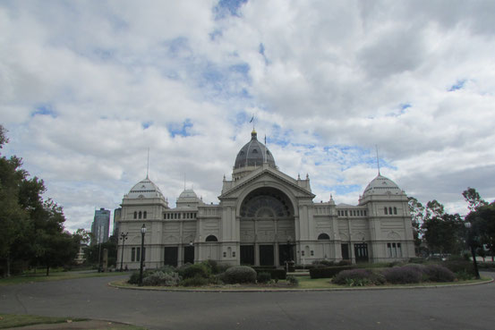 Sur cette photo, vous voyez en fait le Royal Exibition Building en face du Melbourne Museum.