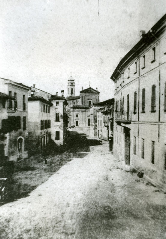 Medole, Via Roma.