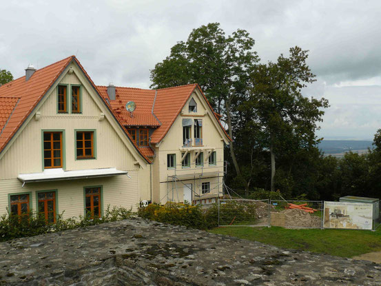 Ansicht des fast fertigen Hotels und Restaurants "Aussichtsreich" auf dem Burgberg/ Bad Harzburg