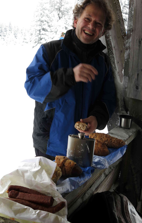 Langlaufen im Harz: Pausen-Picknick am dreieckigen Pfahl