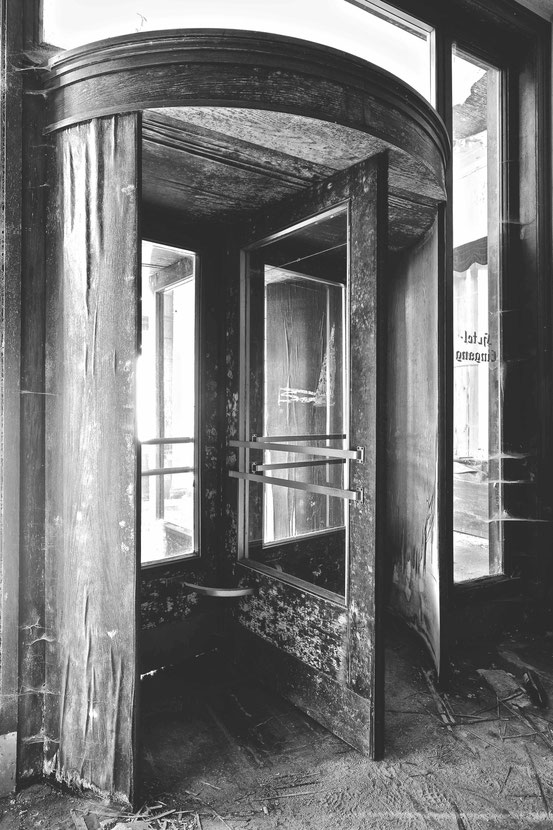 Drehtür im ehemaligen Hotel "Heinrich Heine"/ Schierke.