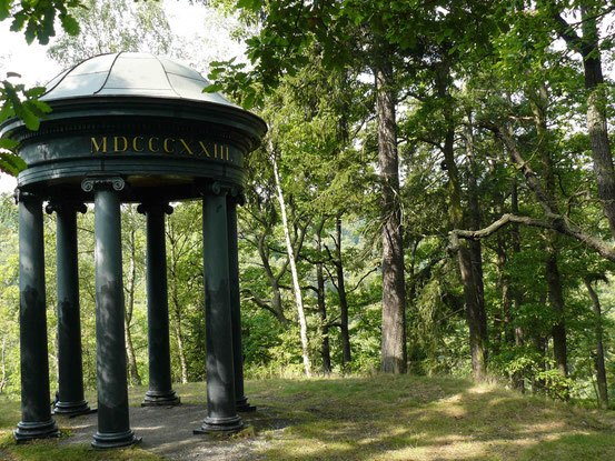 Luisentempel auf dem Klippenweg zwischen Alexisbad und Mägdesprung