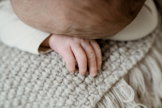 wunderschöne Newbornfotos in Gronau (Leine)