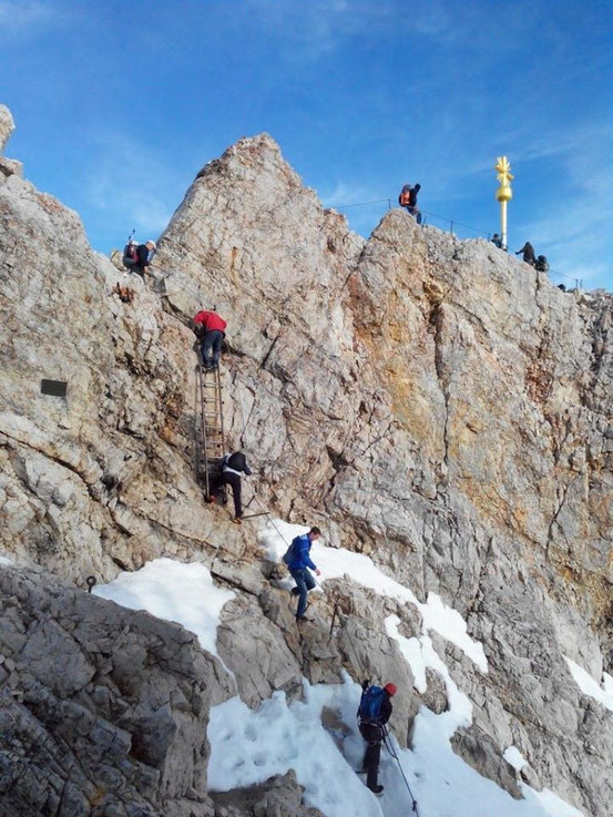 Text kommt mit Zeit. Und Zeit kommt hoffentlich bald.