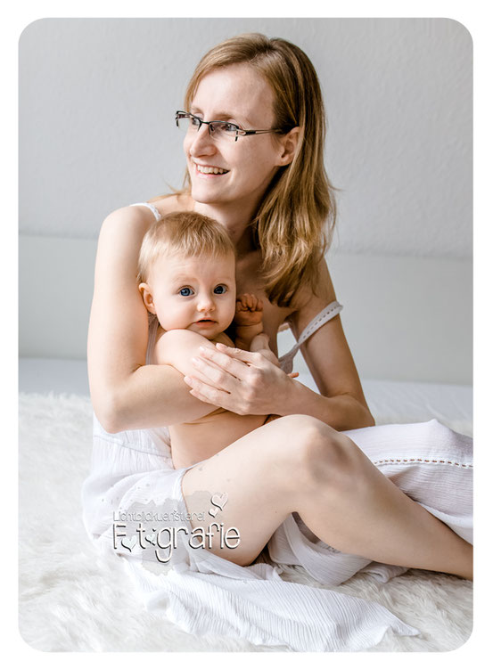 stillfotos, babybilder, fotograf zwickau, familienfotos, neugeborenenfotos, lichtbildkuenstlerei, kätheliebtaugust,mama tochter