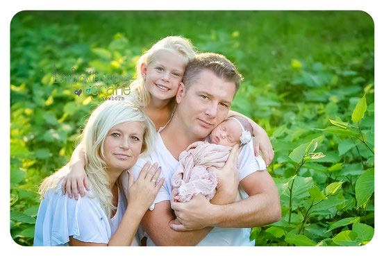 Baby Neugeborenenfotografie Fotografie Schwangerschaft Zwickau Familienshooting Kinderbilder Fotograf Daniela Rettke Hebamme Lichtbildkünstlerei Lichtbildkuenstlerei Geschwisterbilder