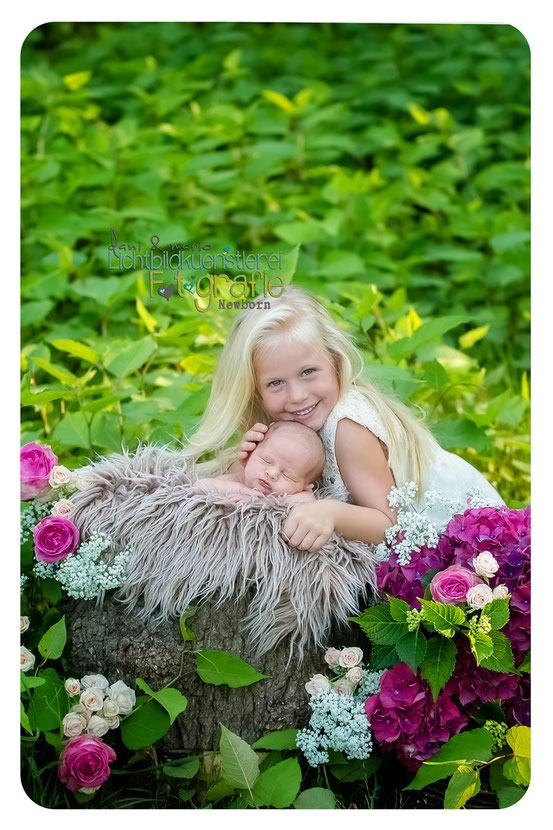 Baby Neugeborenenfotografie Fotografie Schwangerschaft Zwickau Familienshooting Kinderbilder Fotograf Daniela Rettke Hebamme Lichtbildkünstlerei Lichtbildkuenstlerei Geschwisterbilder