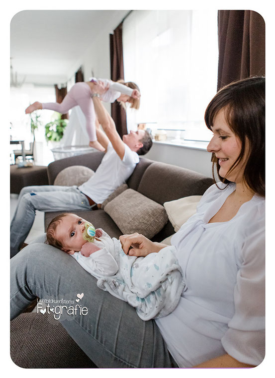 Newbornshooting, Neugeboerenenfotos, Homeshooting, Sachsen, Thüringen, Dresden, Erfurt, Leipzig, Chemnitz, Zwickau, Aue, Familienfotos, Lifestyle