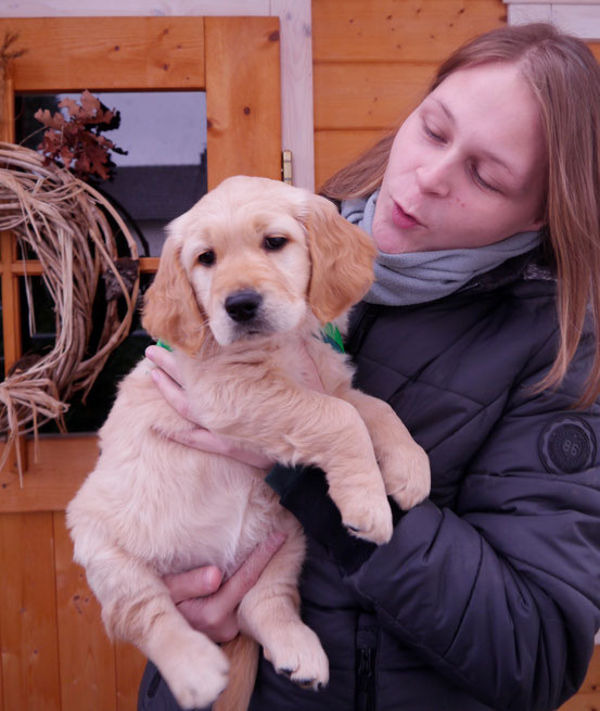 Romina mit ihrer Mocca, die sie aus diesem Wurf zu sich mit nach Hause nimmt: Alles Gute und viel Spass!