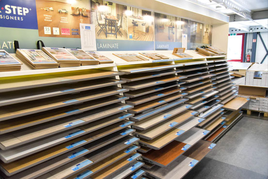 showroom pvc expert met Quick-Step displays