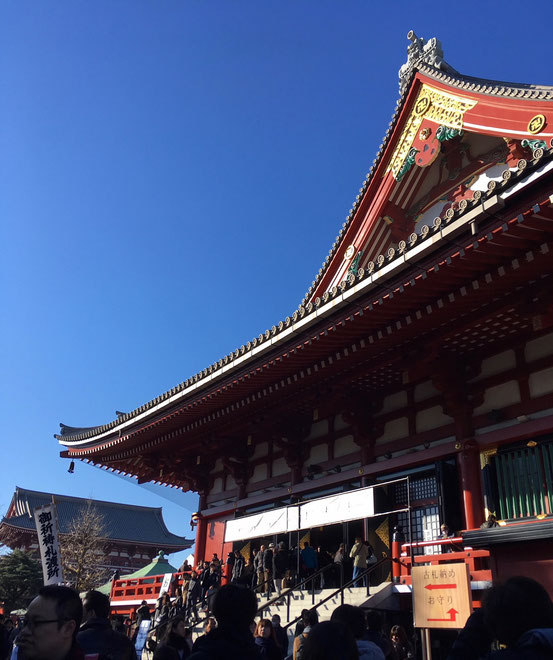 元旦の浅草寺