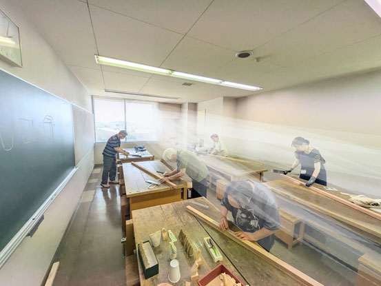 今日から三条市で「初心者彫刻教室」が始まりました。私の個展と並行しますが、気持ちを切り替えて臨みます。７月７日