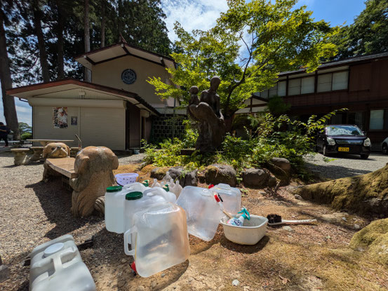 この夏上越市は水不足です。洗浄の水も持ち込みです。