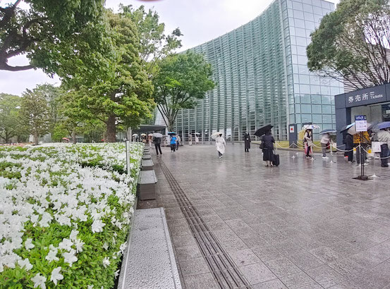 国展の準備のために２日間東京にいました。国立新美術館。4月25日