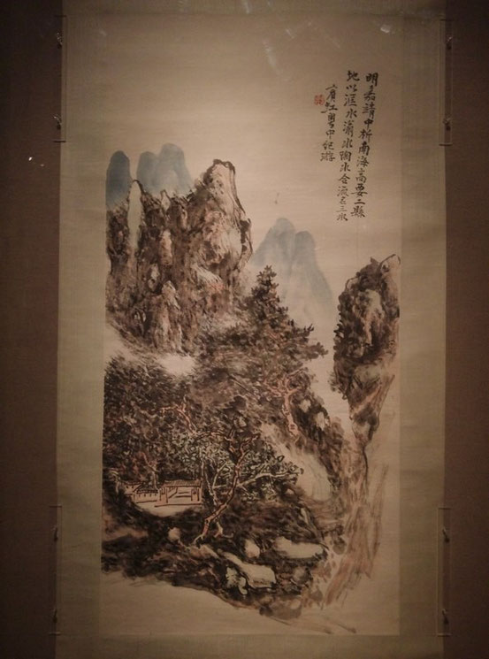 本格的な水墨画があったり。