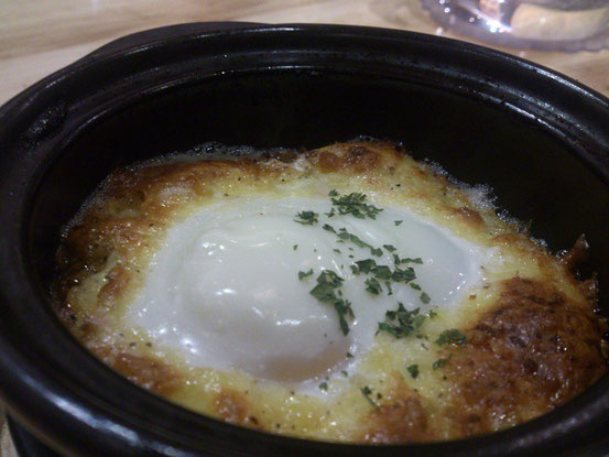 他の人が食べてるのを見て食べたくなった「Hotポテサラグラタン」はそれなりに。