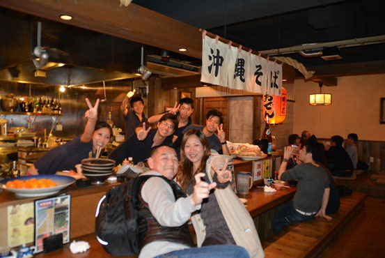 ボクらも同じように一緒にお店の皆さんとハイポーズ!