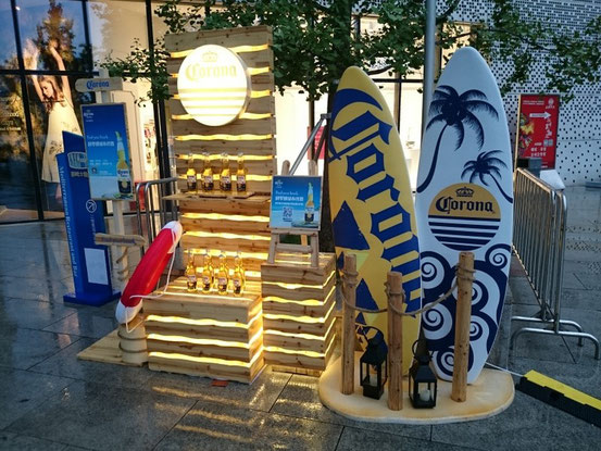 施設内のあっちこっちに設置されてたプロモーションディスプレイ。夏ですね~♪こういうのを見ると思わずビールが飲みたくなります。^^;