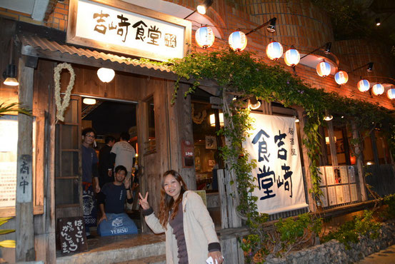 ノリノリのスタッフは店頭でも「ハイポーズ!」