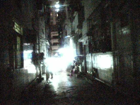 コレは裏路地の「床屋街」です。わかる方はわかると思います・・・。^^;