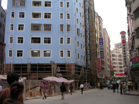 中国の建物は上から順番に下へというように作られていました。理屈で考えるといい部分もあるんですよね。