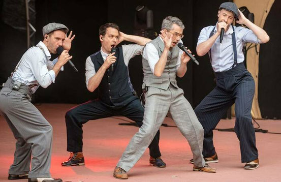 Mit perfektem Gesang, urkomischen Texten und raffinierten Choreografien ziehen (von links) Christoph Hiller, Lukas Teske, Oliver Gies und Jan Bürger das Publikum schnell in ihren Bann. Fotos: strohfekdt