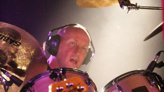 Jürgen „Mob“ Böttcher bei einem Konzert der Rodgau Monotones im Jahr 2010. © Wolf