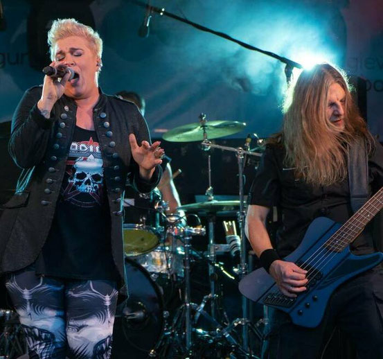 Last Jeton auf der Bühne beim Metal-Festival von Germania Bieber und Hard'n'Heavy-Freunde Offenbach - Foto: arnold