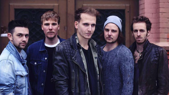 Sie haben ab 21 Uhr 40 Minuten lang Zeit, um das Publikum von sich zu überzeugen: Alaska Pirate treten neben anderen Bands im Newcomer-Wettbewerb des Festivals an. Im März 2016 haben sie ihr gleichnamiges Album mit elf Songs veröffentlicht. © p