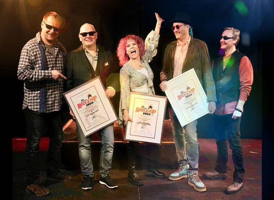  Zum Feiern bereit: Die Rockband "Best Before Now" spielt in der Kulturhalle Songs ihrer EP "Flower Power Road". Foto: p 