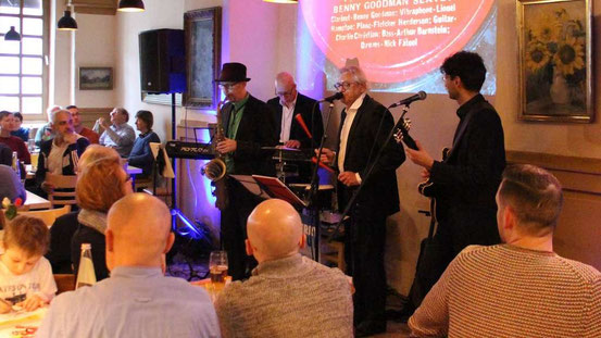 Das Berry Blue Quartett hat seinen traditionellen Neujahrsjazz dieses Jahr vom Ledermuseum ins Restaurant Trattodino verlegt. © Meidel