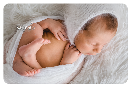 Neugeborenenfotos, Newborn, weiss, pur, zart, einfach, Lichtbildkuenstlerei, fotografie, zwickau, fotograf, photograph, baby, familie, fotostudio, glauchau, werdau, auerbach, plauen, chemnitz, gera, schneeberg, reichenbach