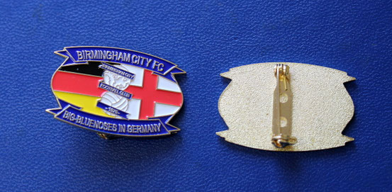 Die Anstecknadel von BiG