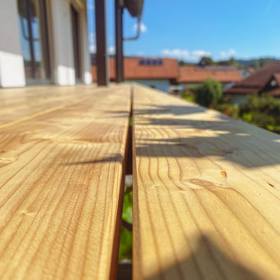 Balkonboden aus Lärchenholz